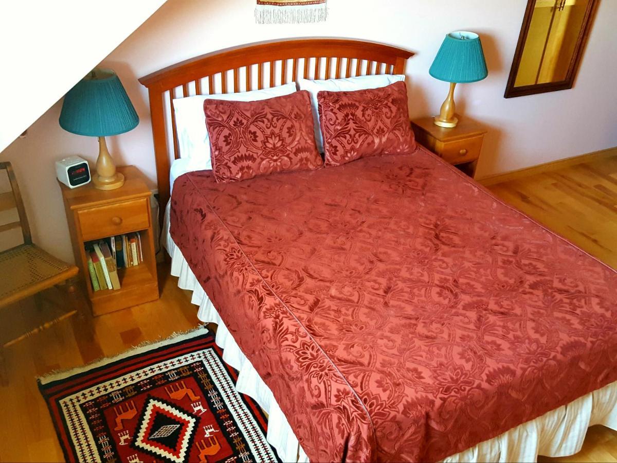 Chanterelle Inn & Cottages Featuring Restaurant 100 Km North River Bridge 外观 照片